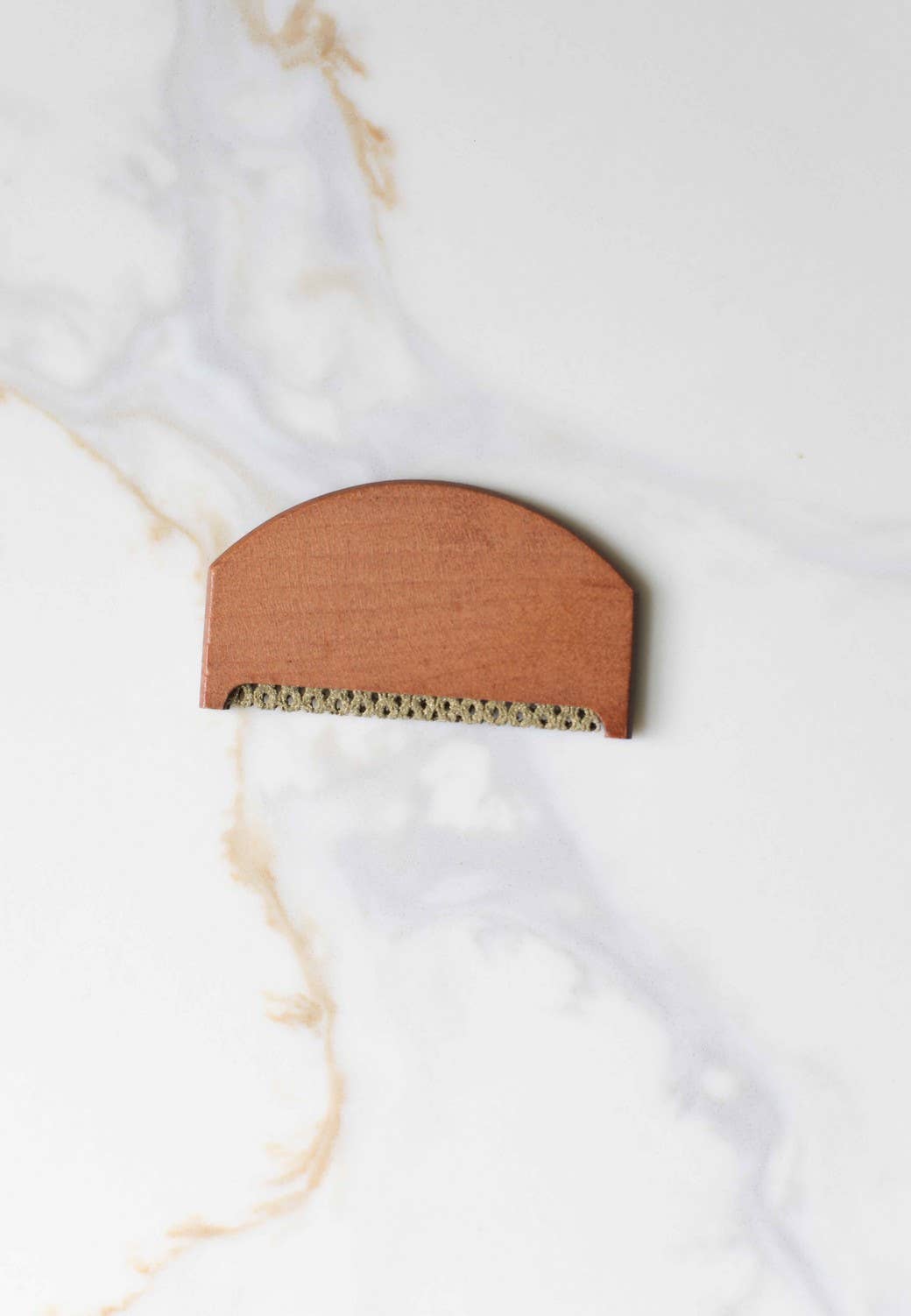 Reusable Wooden Fabric Shaver, Feathered Farmhouse