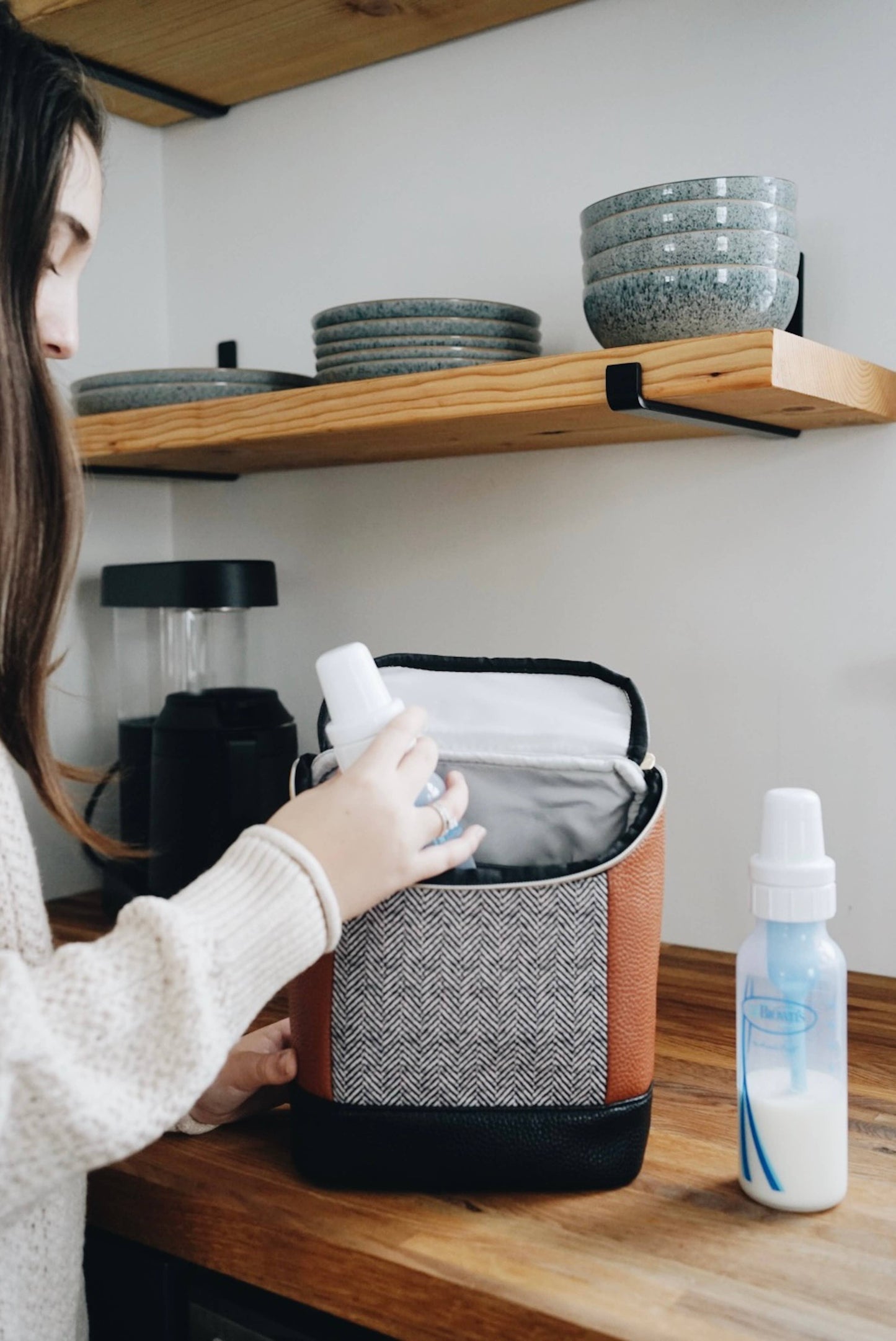 Coffee & Cream Chill Like A Boss™ Bottle Bag, Feathered Farmhouse