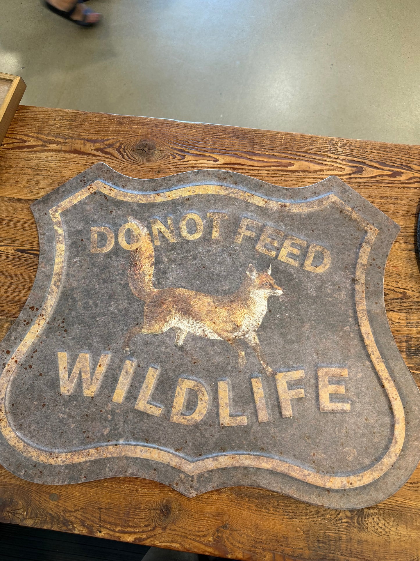 Do Not Feed Wildlife Sign