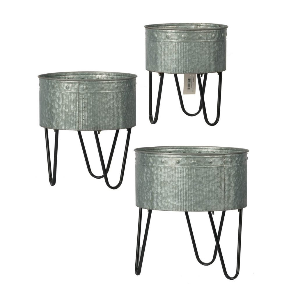 Tin Pots, The Feathered Farmhouse