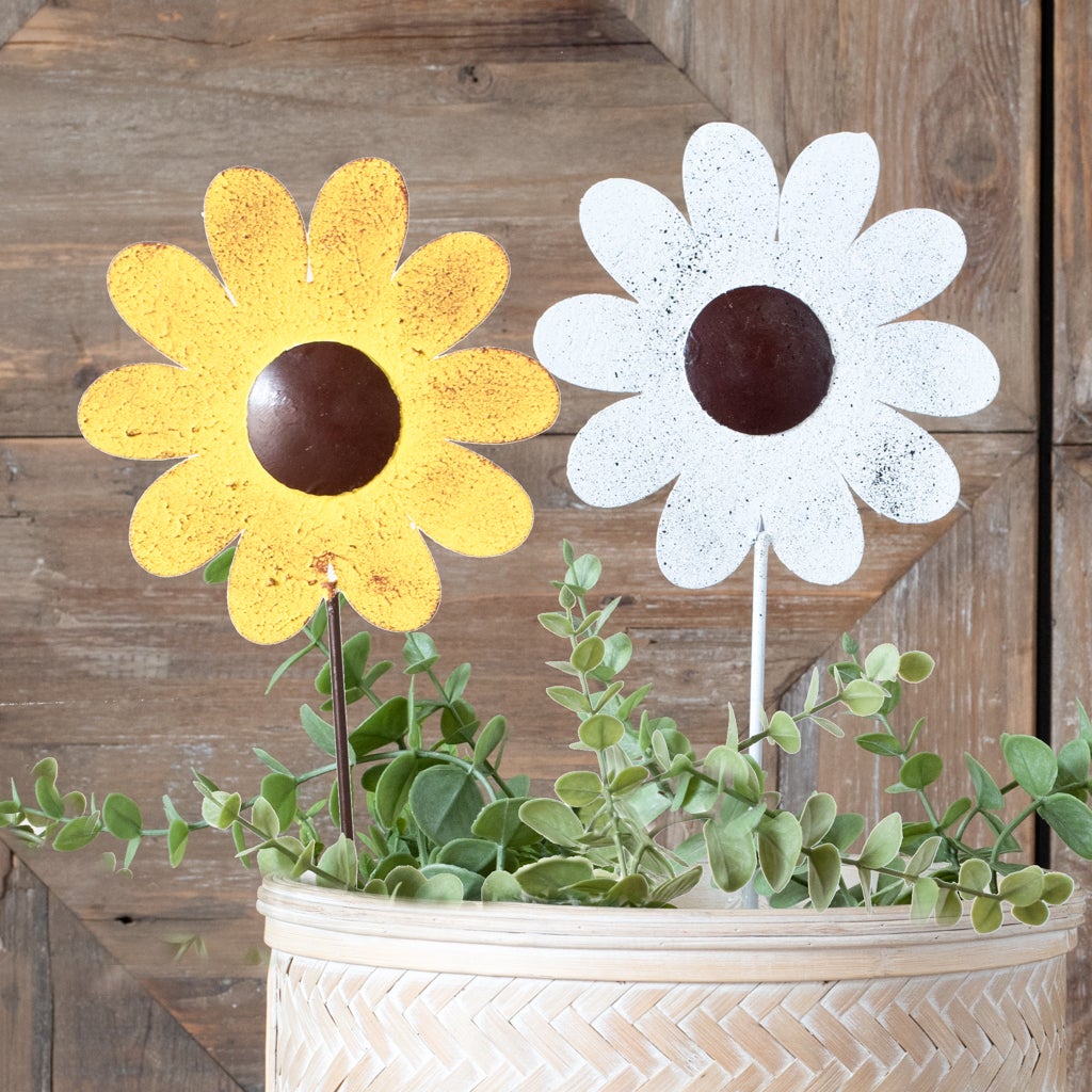 Daisy Garden Stake, The Feathered Farmhouse