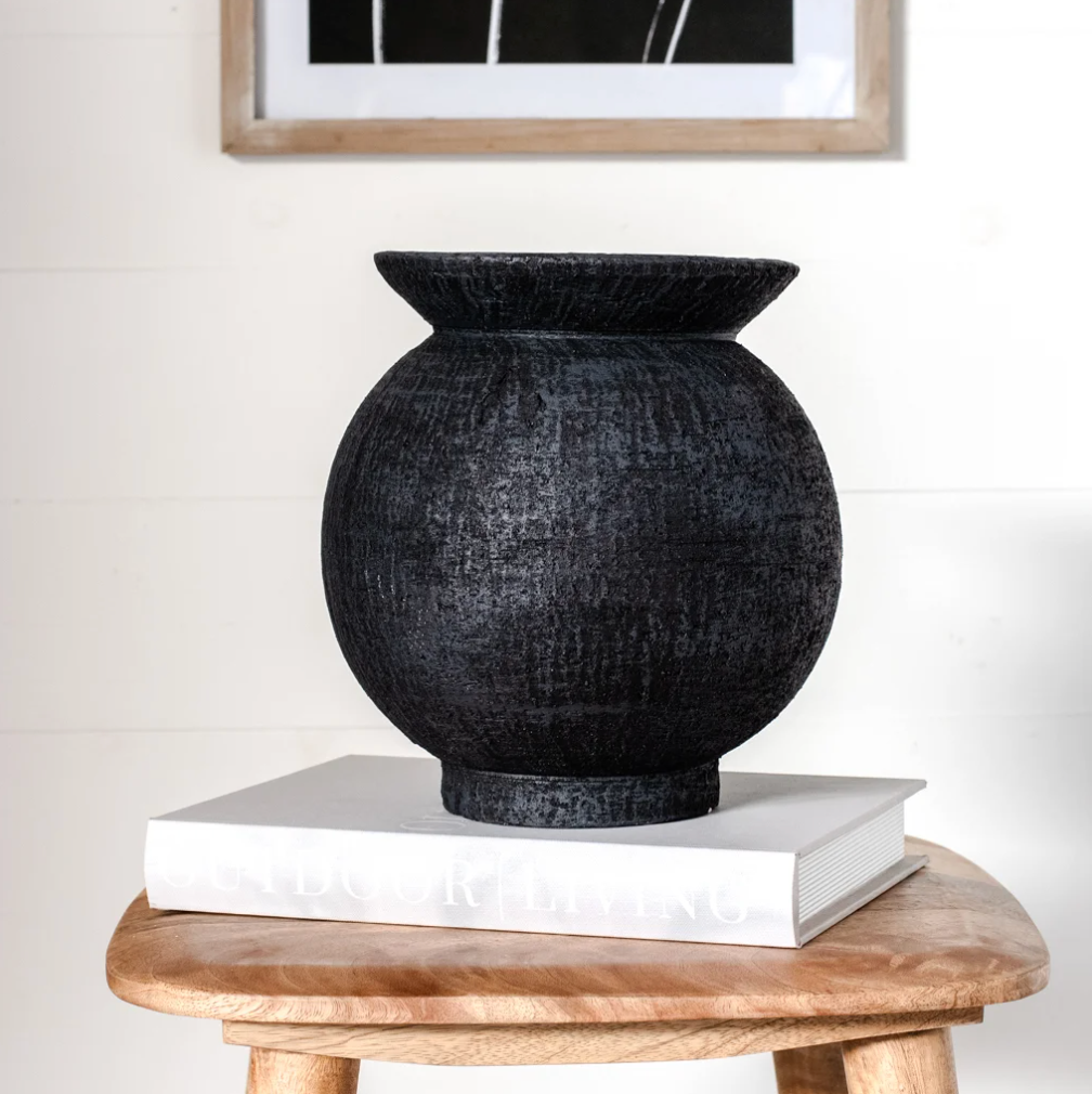 Black Round Pot, The Feathered Farmhouse