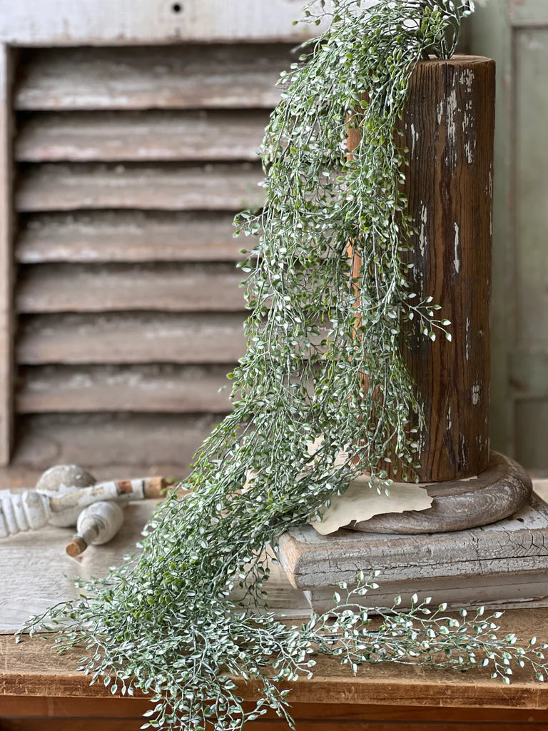 Little Luna Hanging, Feathered Farmhouse
