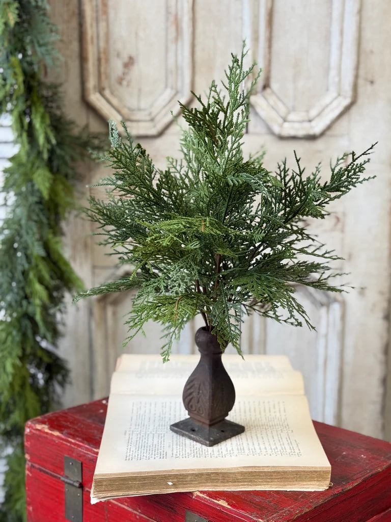 Stillwood Greens Bush, Feathered Farmhouse