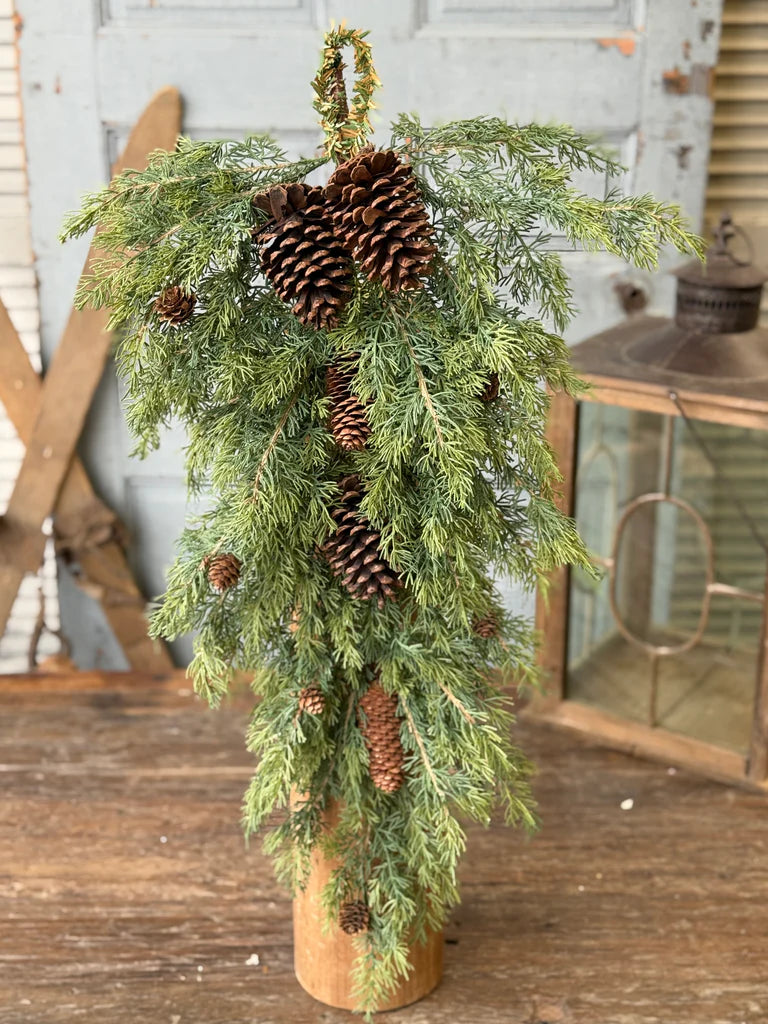 Longhope Cedar Drop, Feathered Farmhouse