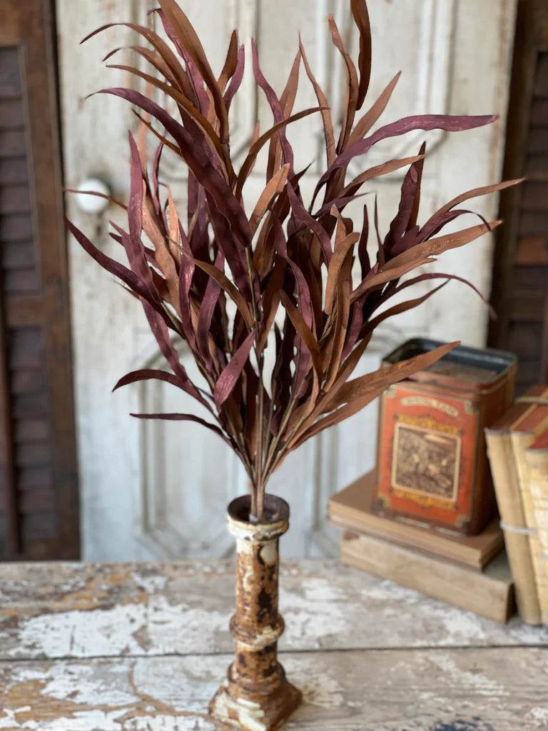 Golden Isles Bush, The Feathered Farmhouse