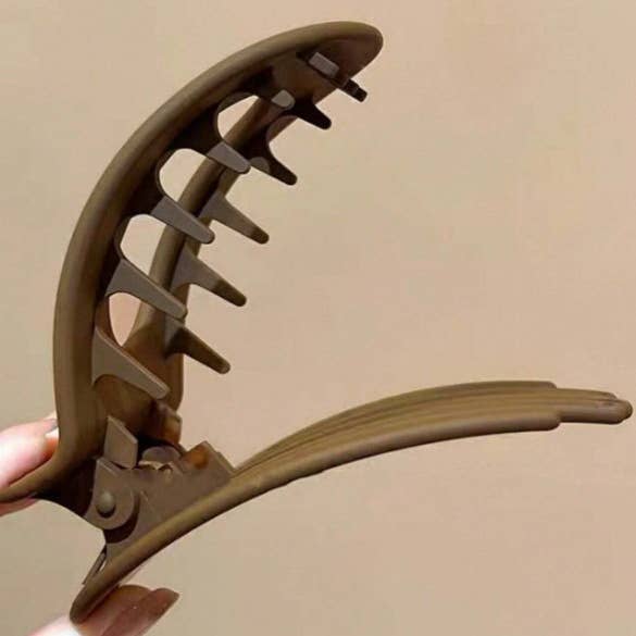 Jumbo Lay Flat Oval Hair Claw Clips, Feathered Farmhouse