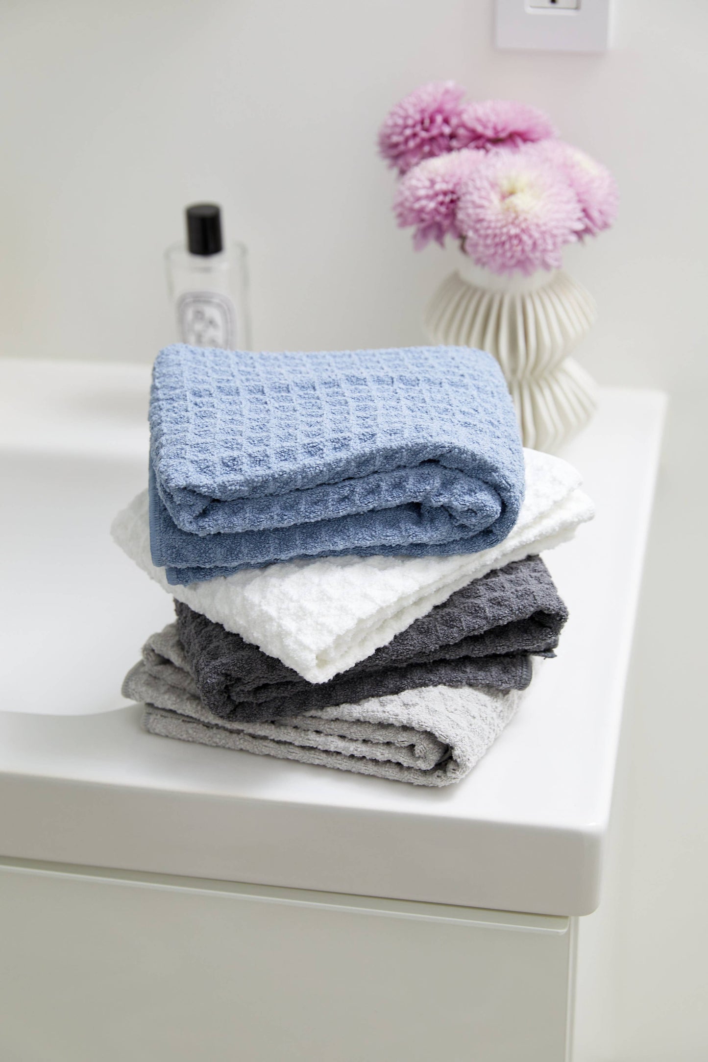Cloud Waffle Hand Towel, Feathered Farmhouse