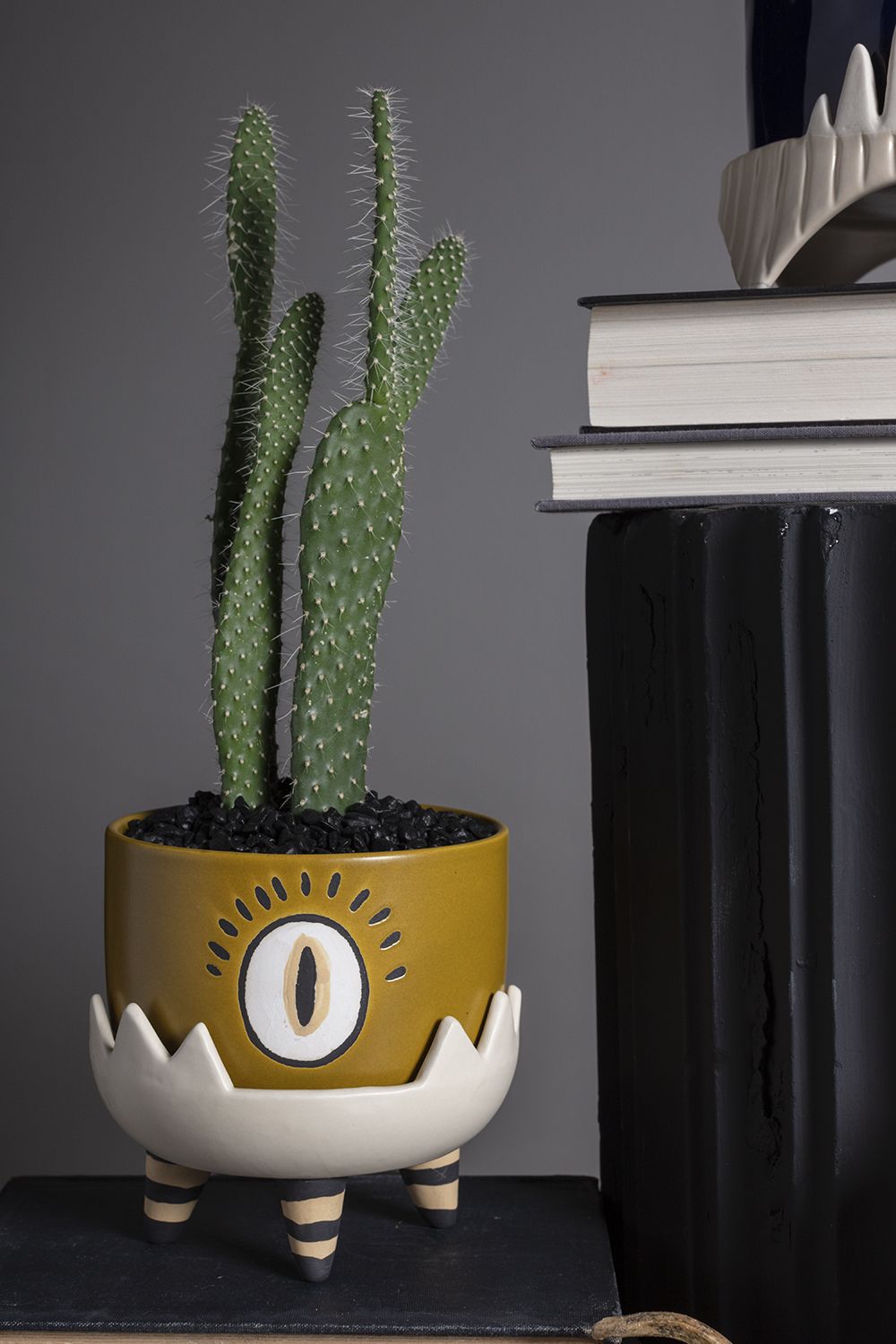 Claw Pot, Feathered Farmhouse