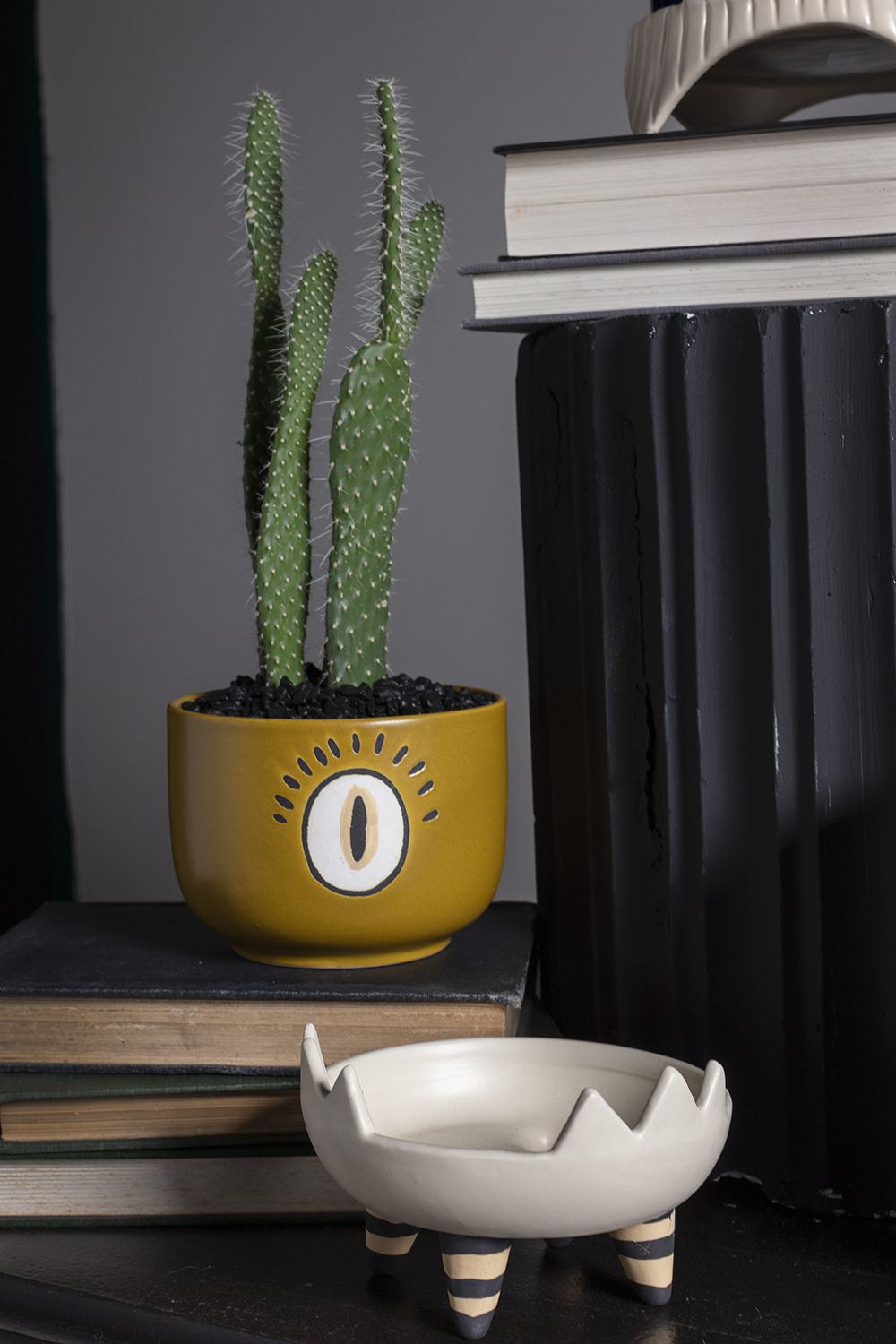 Claw Pot, Feathered Farmhouse