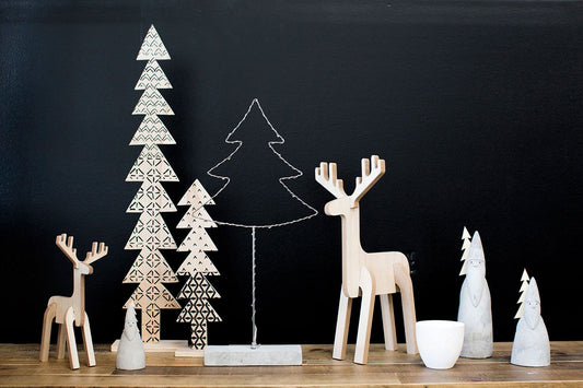 Blitzen Reindeer, Feathered Farmhouse