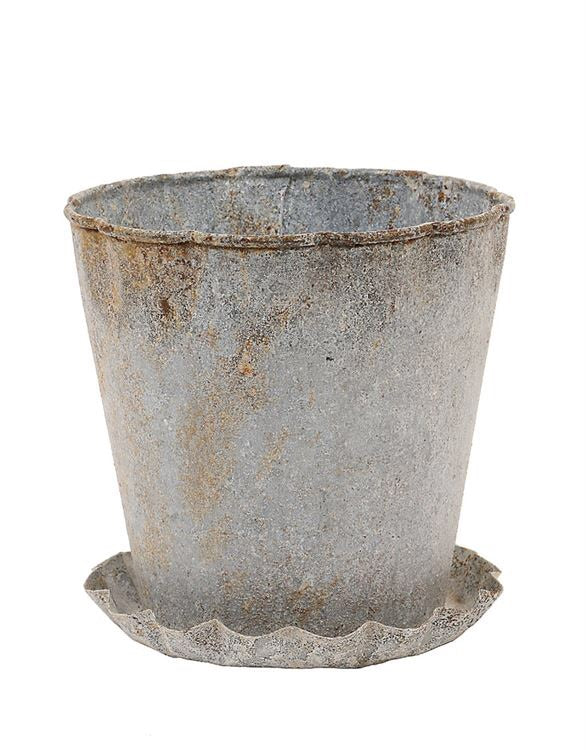 Metal Pot with Pleated Saucer