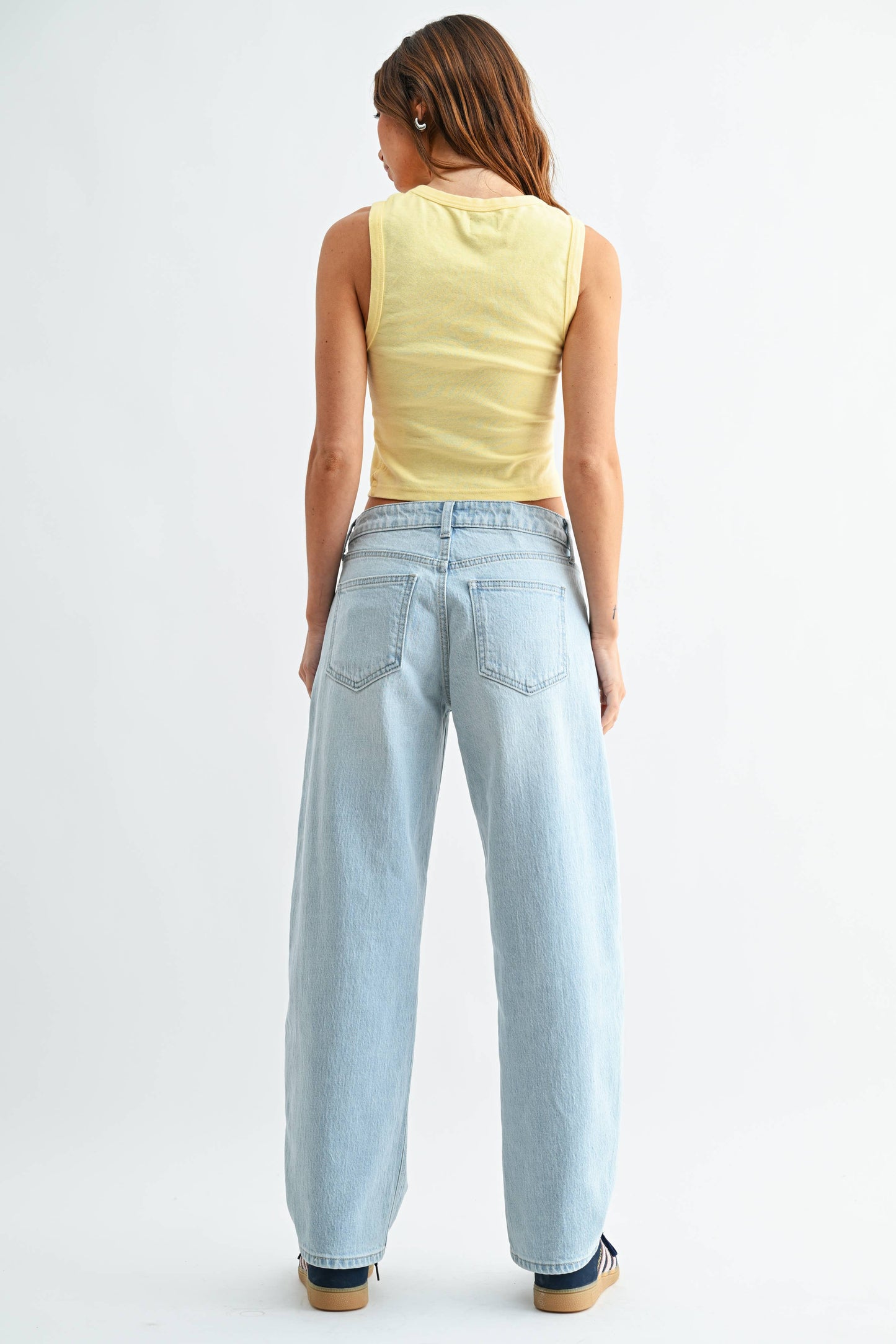 Slight Barrel Straight, Feathered Farmhouse