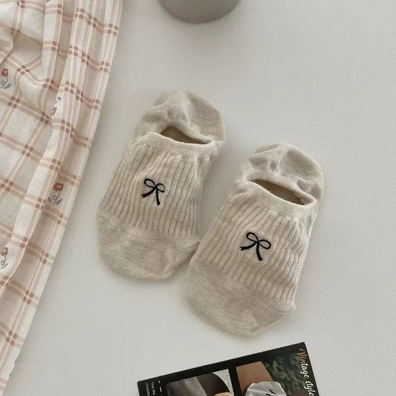 Cartoon Bow Knit Boat Socks, Feathered Farmhouse