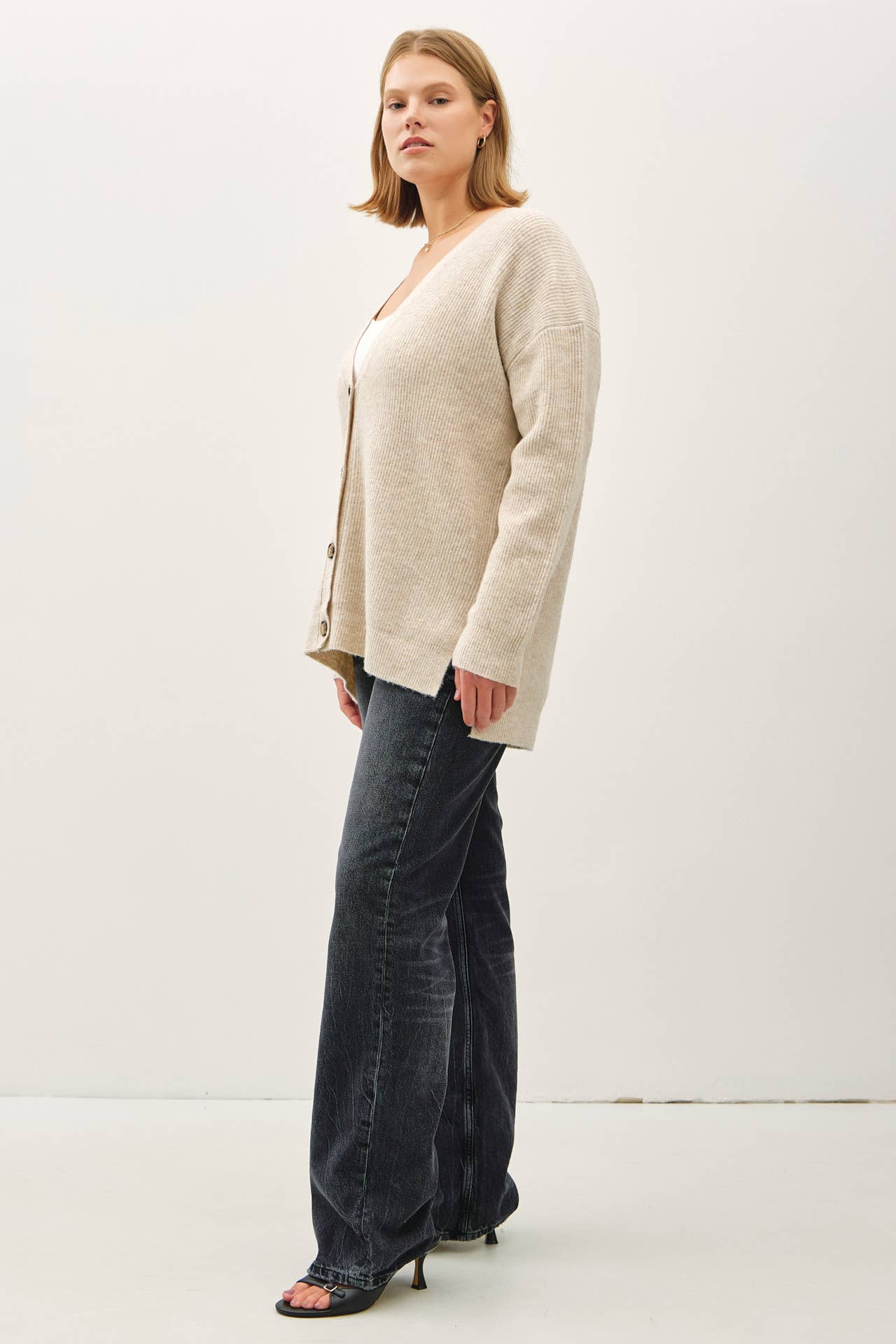 Plus Size V-Neck Ribbed Cardigan