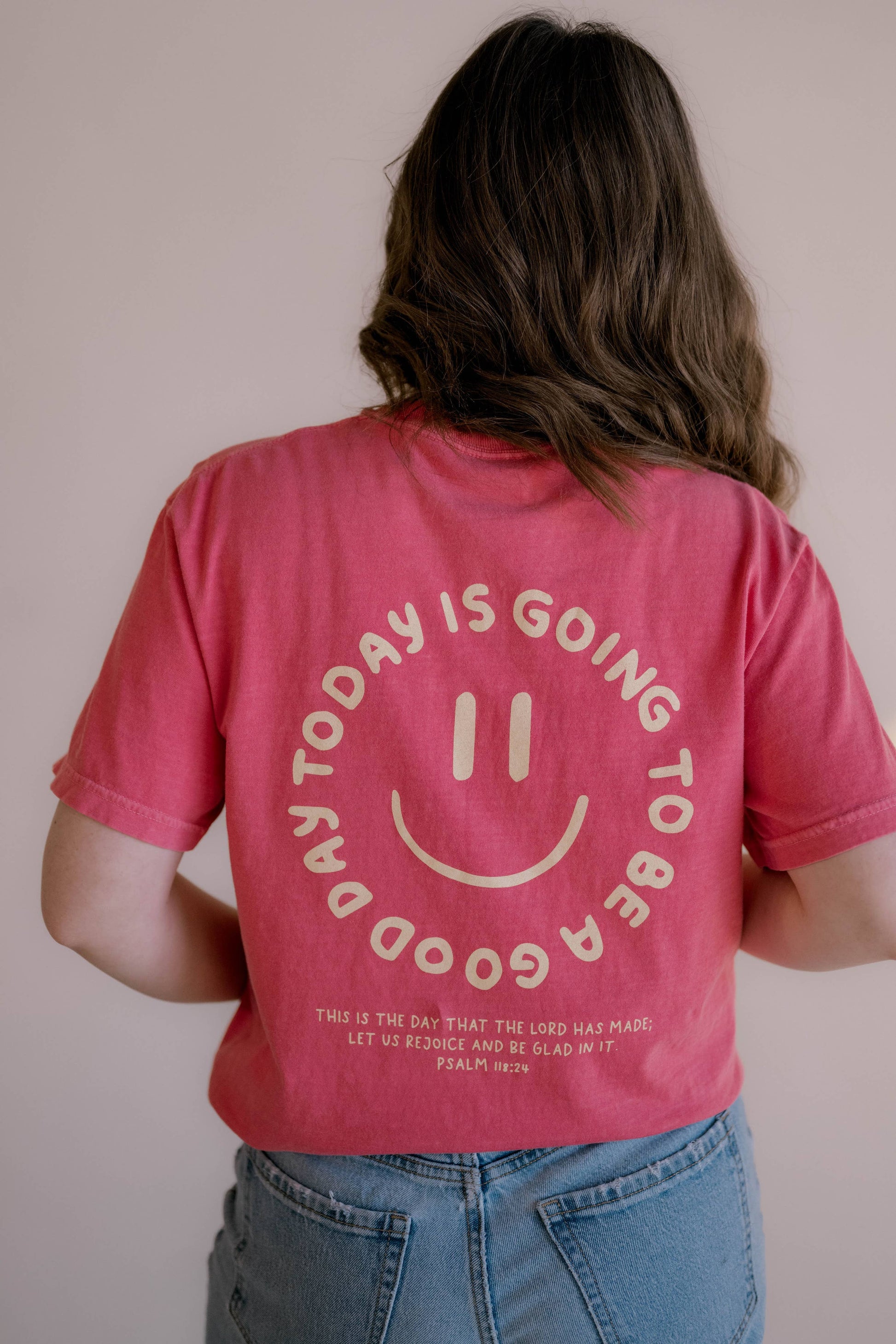 Good Day Tee, Feathered Farmhouse