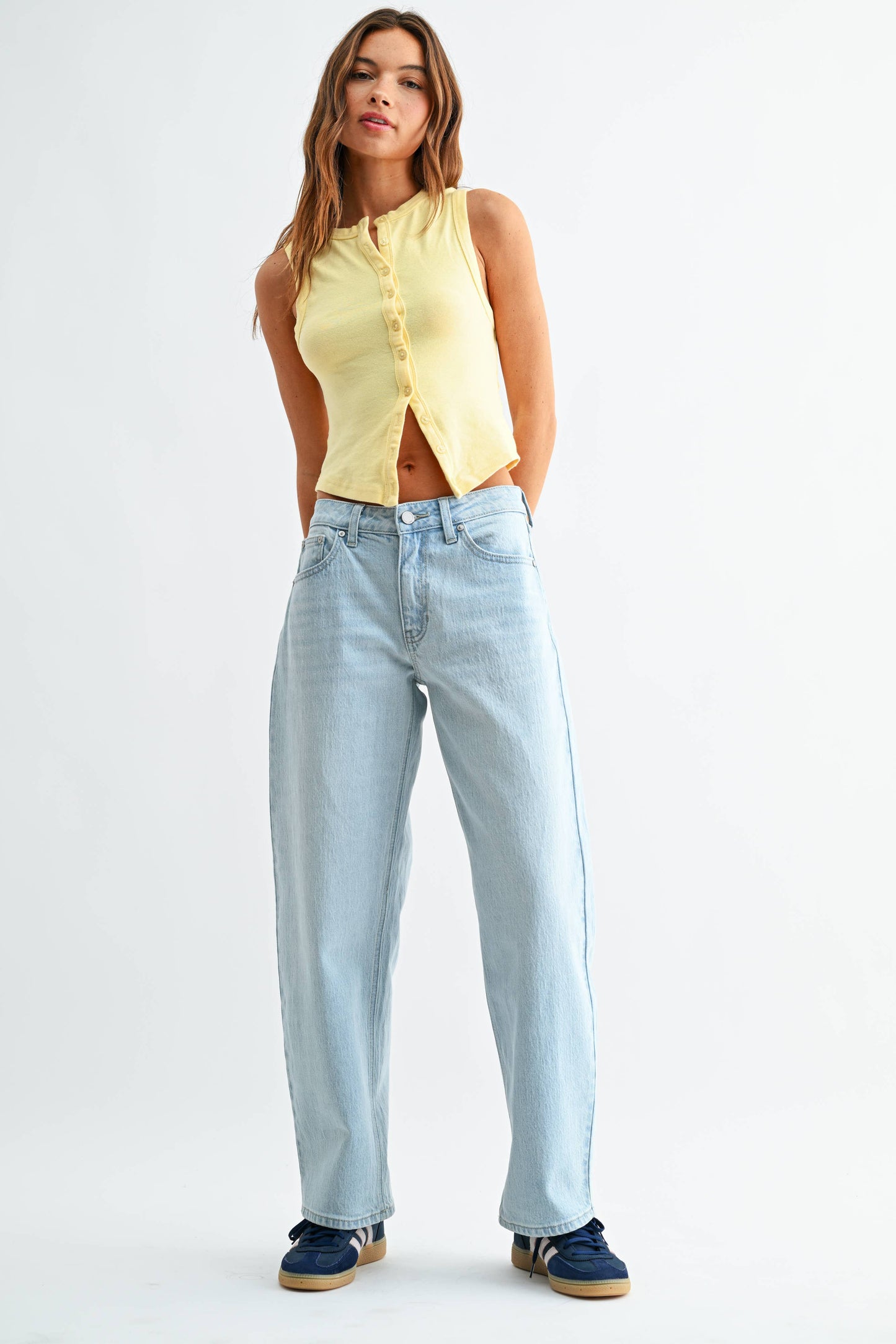 Slight Barrel Straight, Feathered Farmhouse