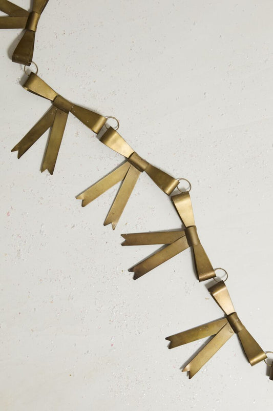 Collectors Bow Garland, Feathered Farmhouse