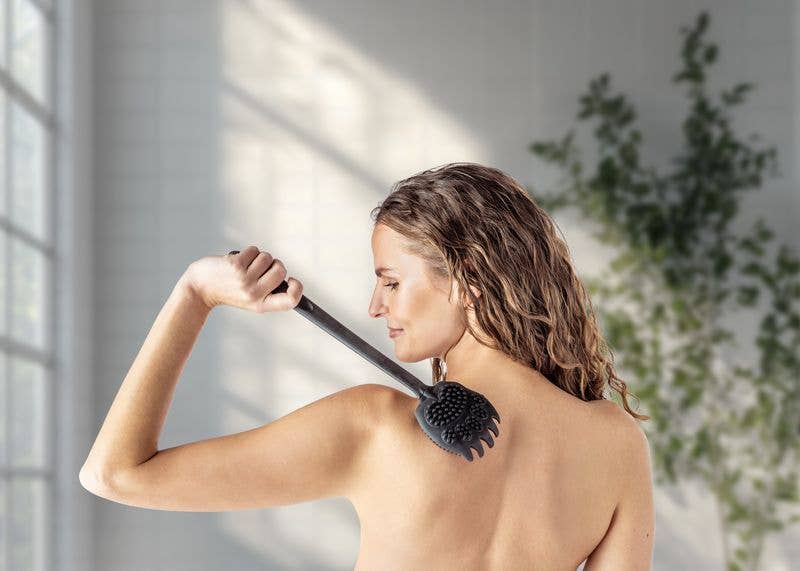 Bear Claw Back Scrubber, Feathered Farmhouse