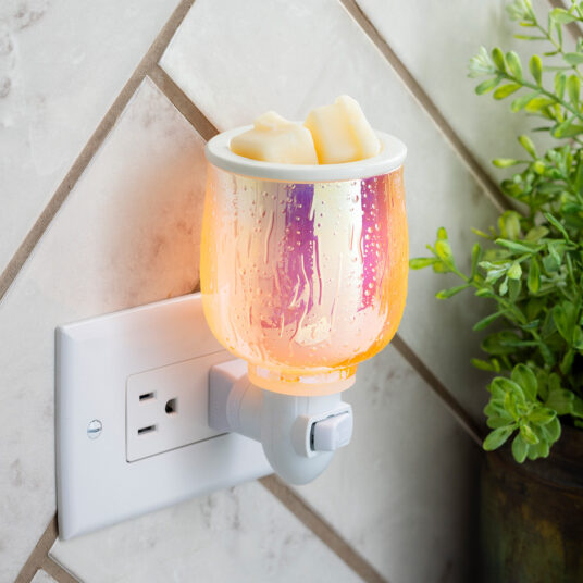 Iridescenet Glow Pluggable Warmer, Feathered Farmhouse