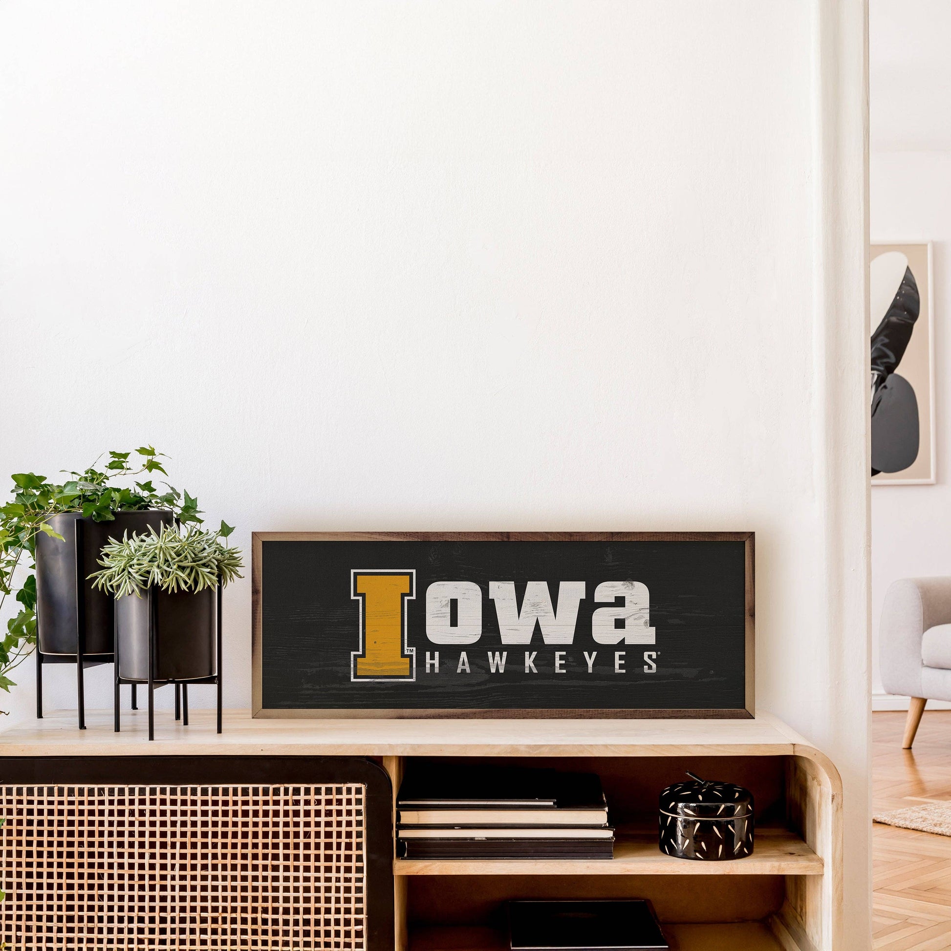 Banner University Of Iowa Hawkeyes, Feathered Farmhouse