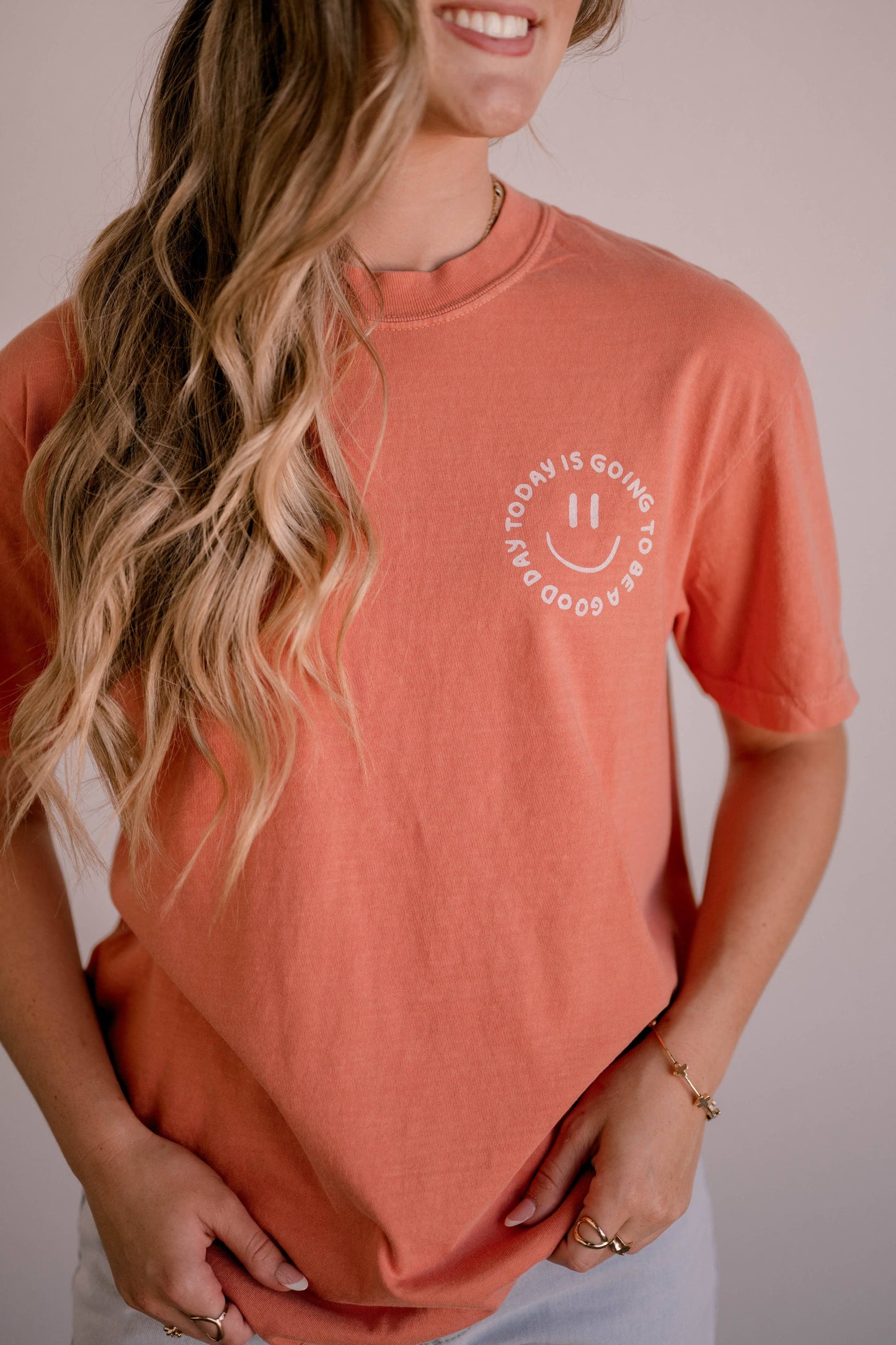 Good Day Tee, Feathered Farmhouse