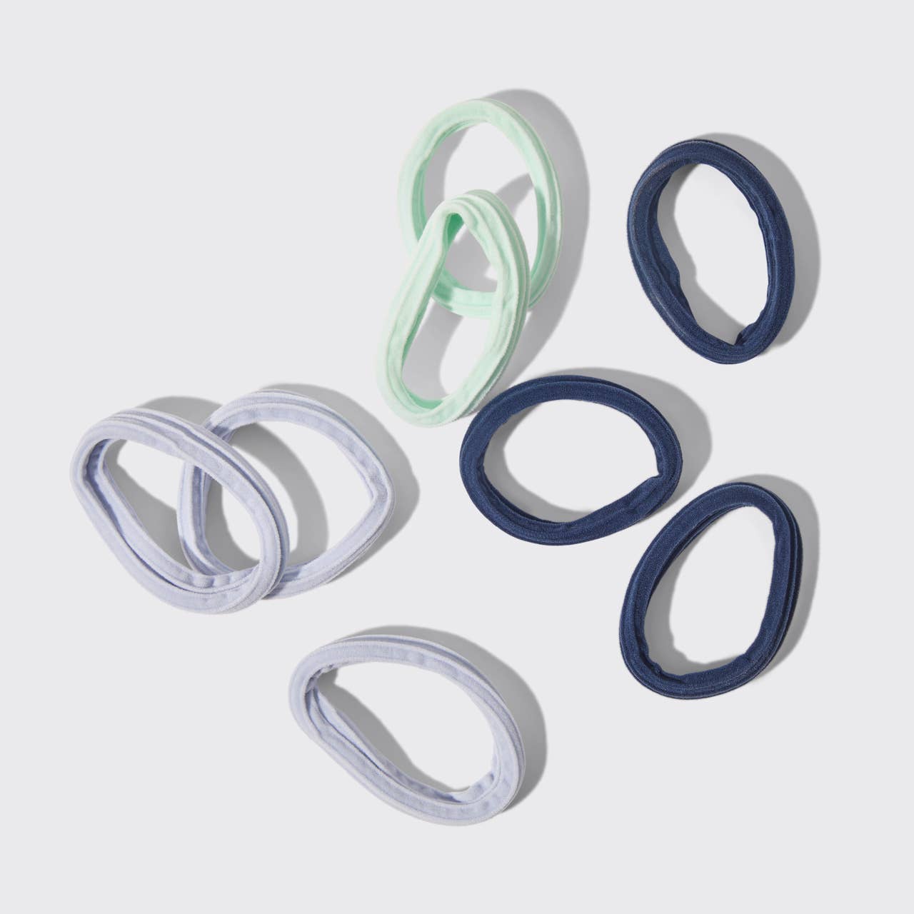 Recycled Seamless Hair Elastics, Feathered Farmhouse