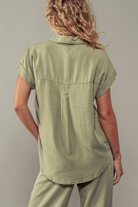 Matte Matrix Collared Shirt, Feathered Farmhouse