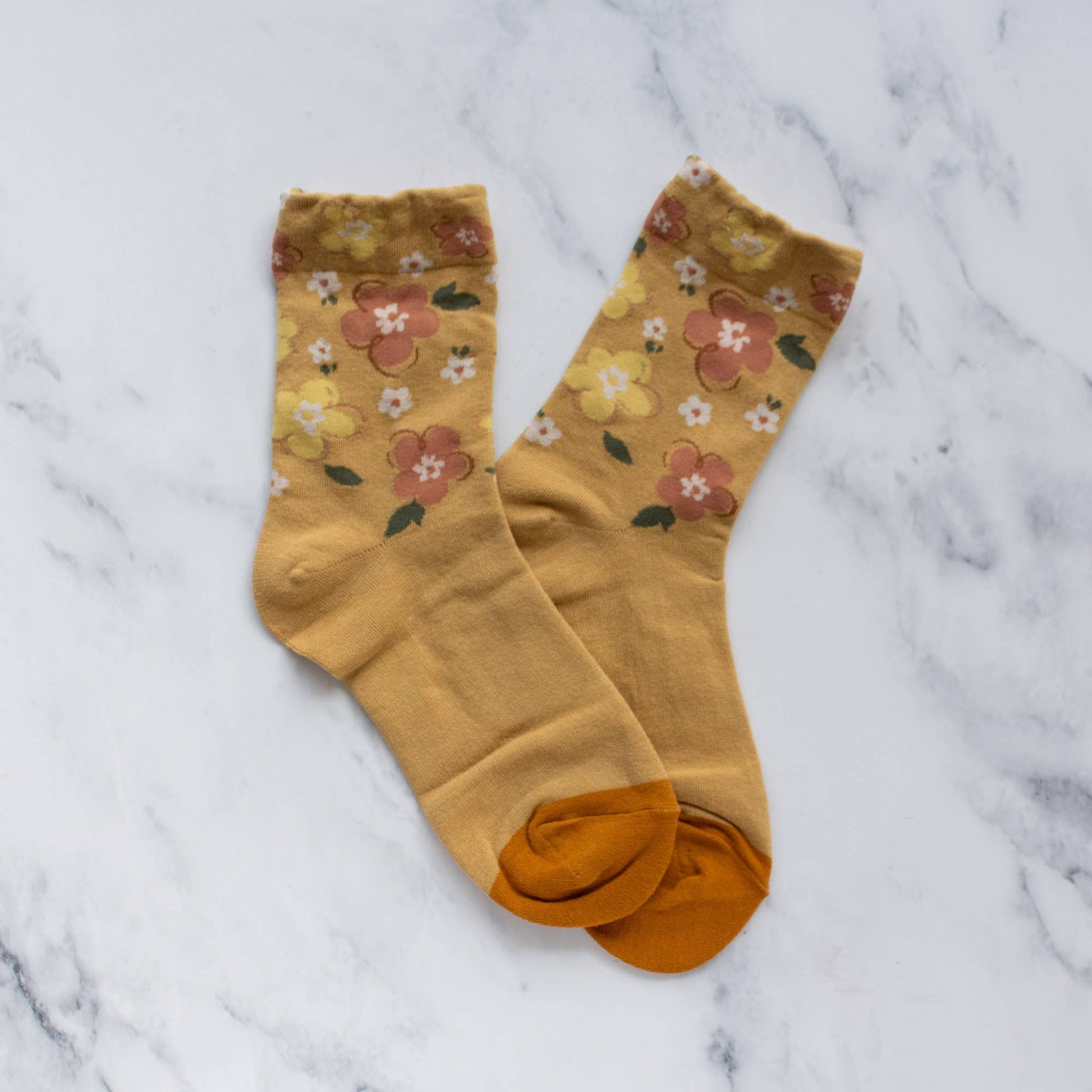 Cartoon Flower Casual Socks, Feathered Farmhouse