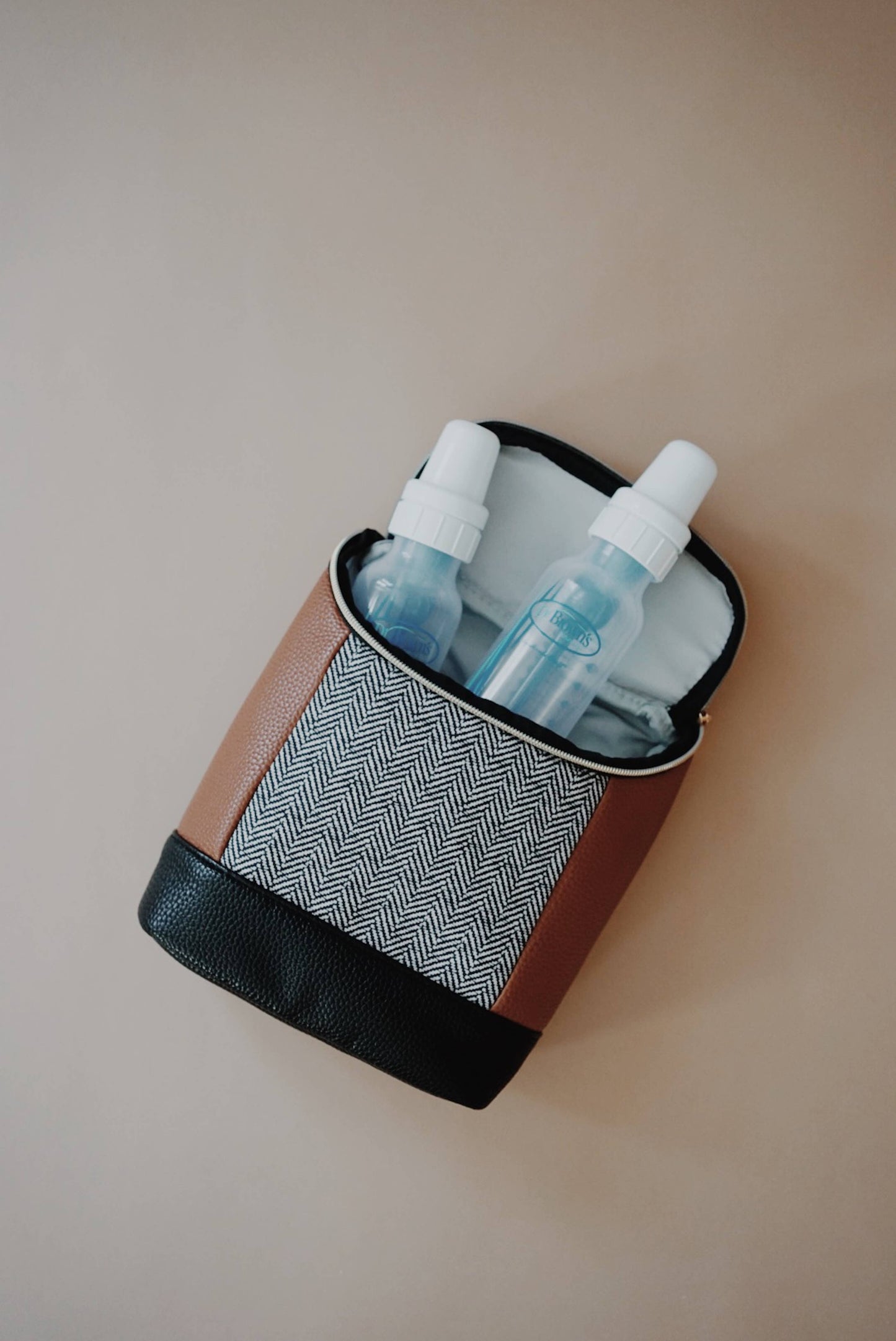 Coffee & Cream Chill Like A Boss™ Bottle Bag, Feathered Farmhouse