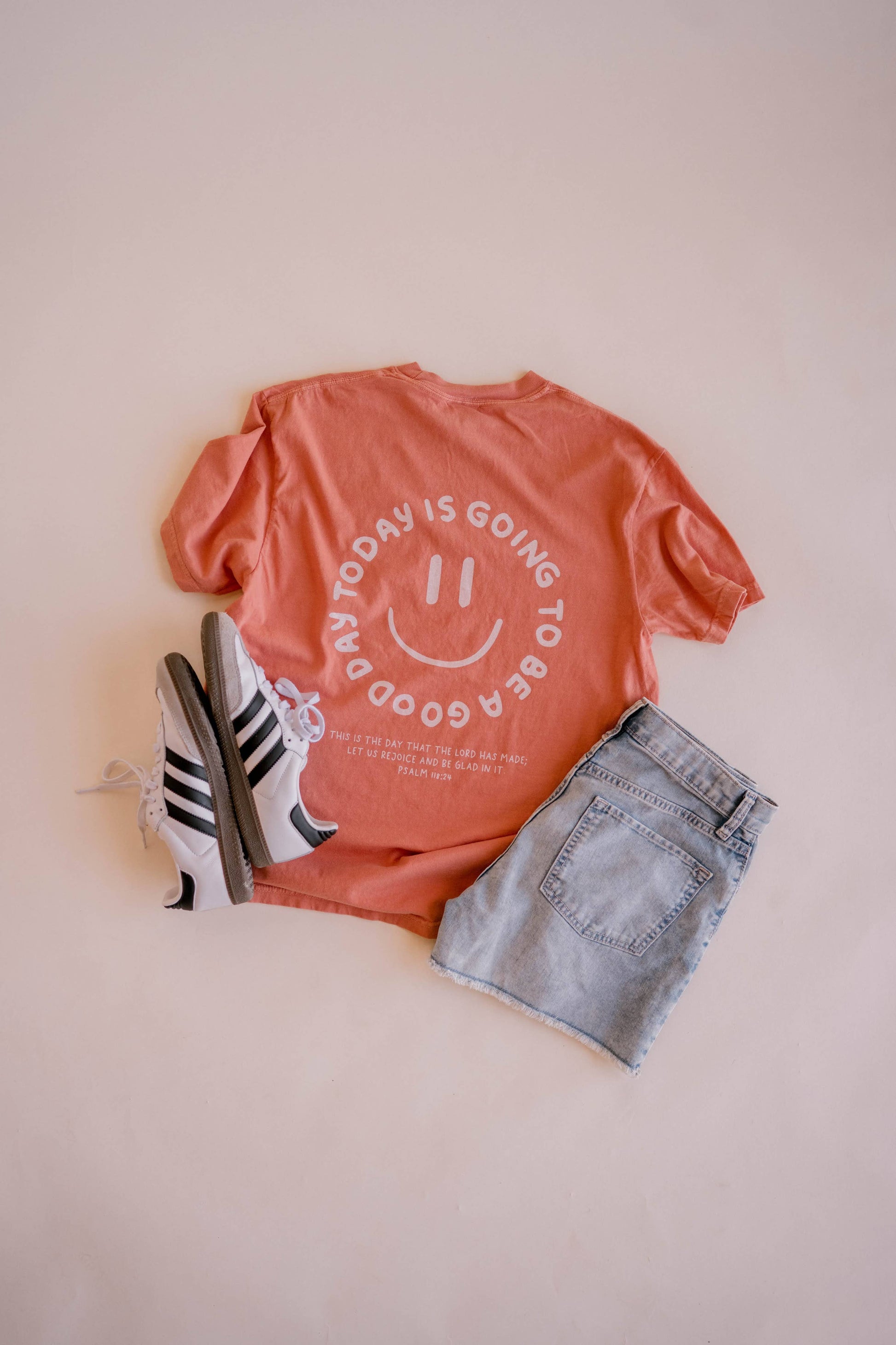 Good Day Tee, Feathered Farmhouse