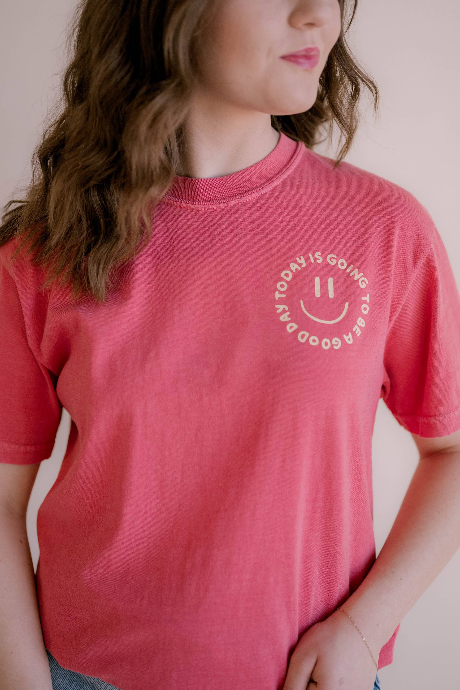 Good Day Tee, Feathered Farmhouse