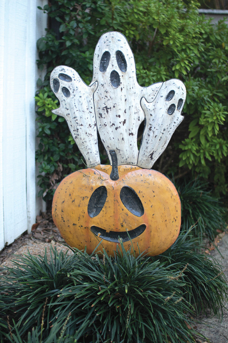 Halloween Yard Art, The Feathered Farmhouse