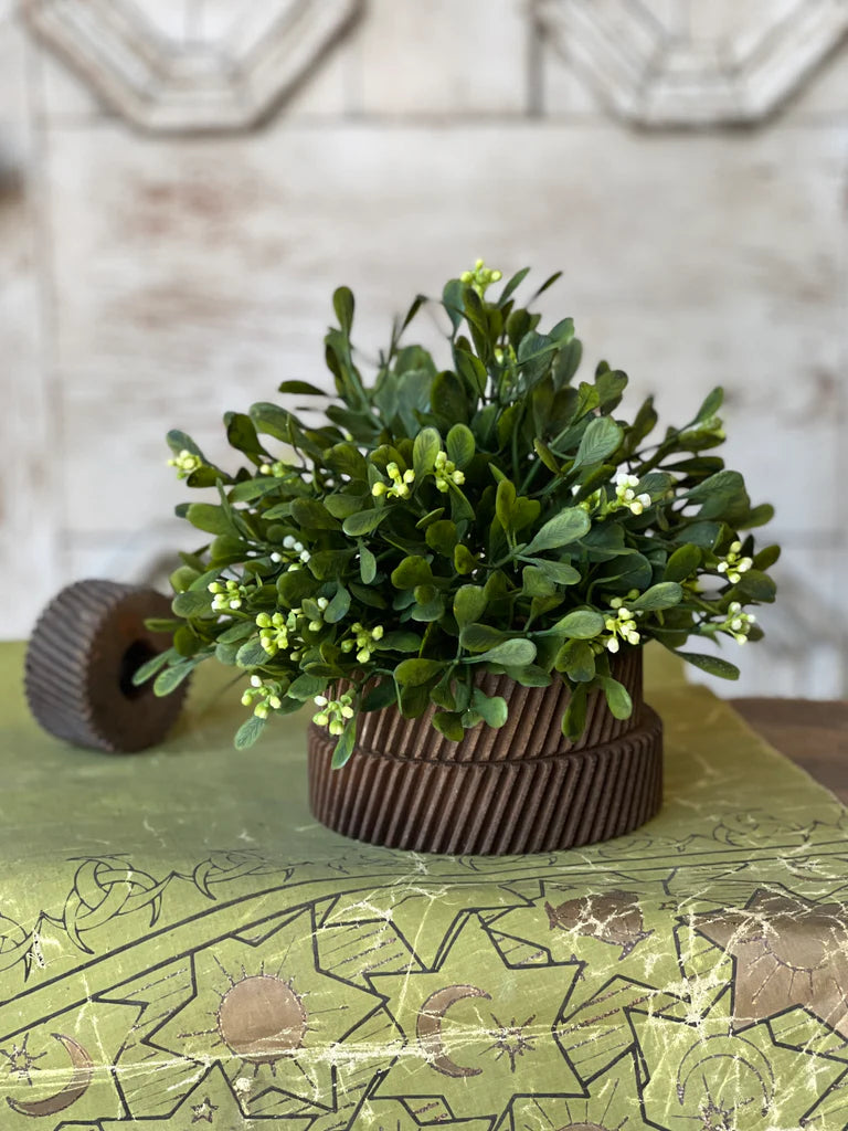 Connemara Greens Orb, Feathered Farmhouse