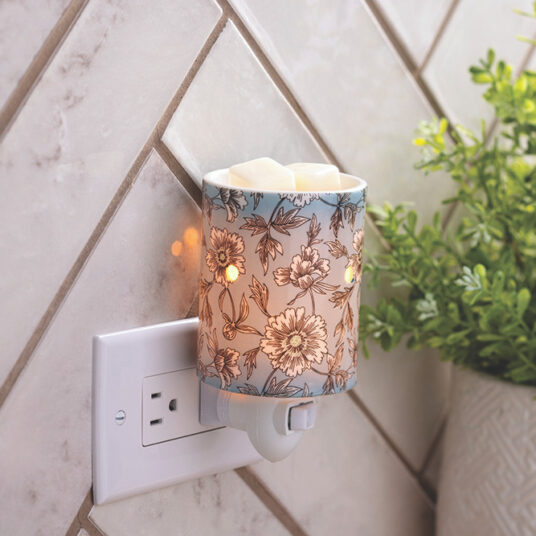 Flora Pluggable Fragrance Warmer, Feathered Farmhouse