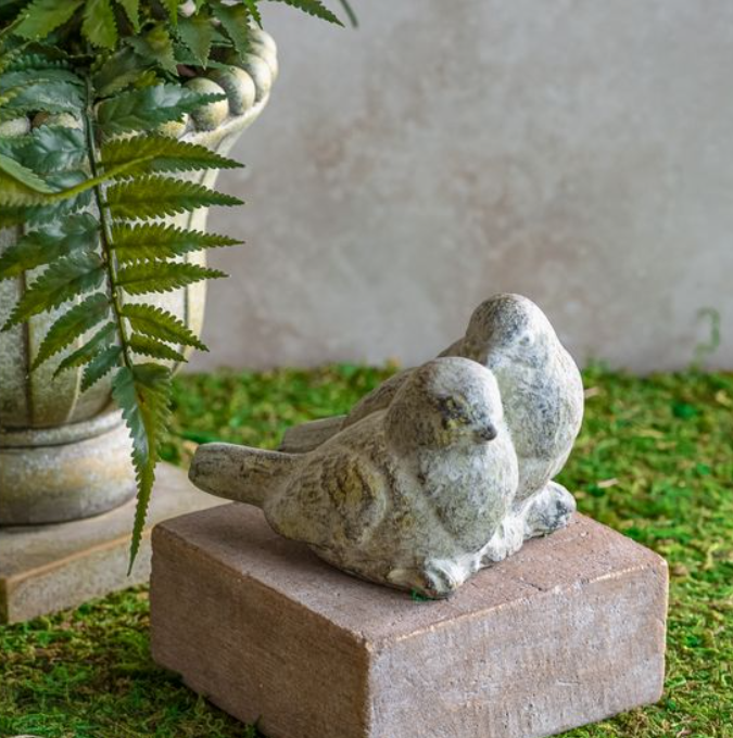 Gray Friendship Birds Statue, Feathered Farmhouse