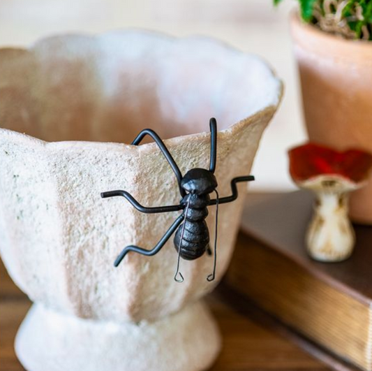 Iron Ant Pot Hanger, Feathered Farmhouse