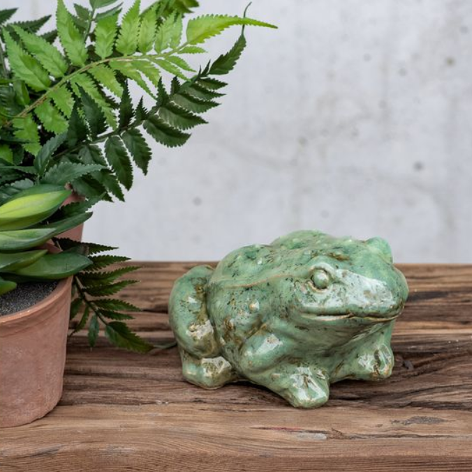Garden Frog, Feathered Farmhouse