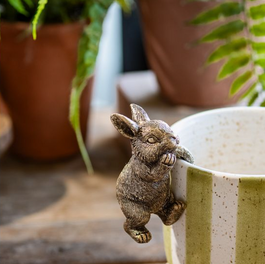 Rabbit Pot Hanger, Feathered Farmhouse