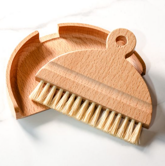Mini Beech Dust Pan & Brush, Feathered Farmhouse