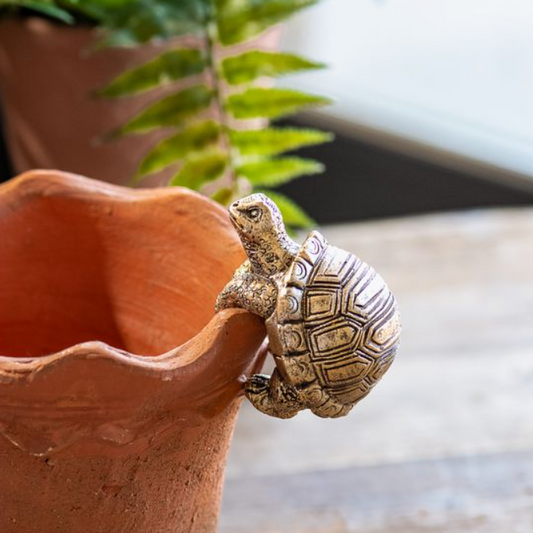Turtle Pot Hanger, Feathered Farmhouse