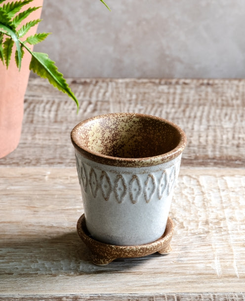 Two Tone Diamond Pattern Pot, Feathered Farmhouse