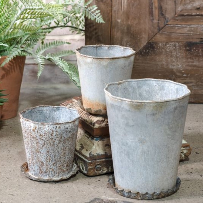 Tin Pot Rustic Tin Planter – The Feathered Farmhouse