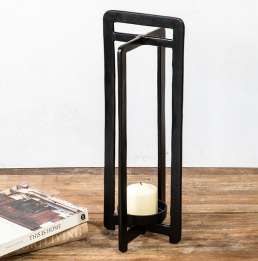 Powder Black Lantern Pillar