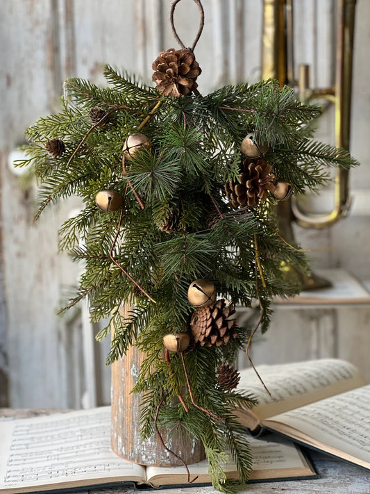 Verdant Medley Drop, Feathered Farmhouse