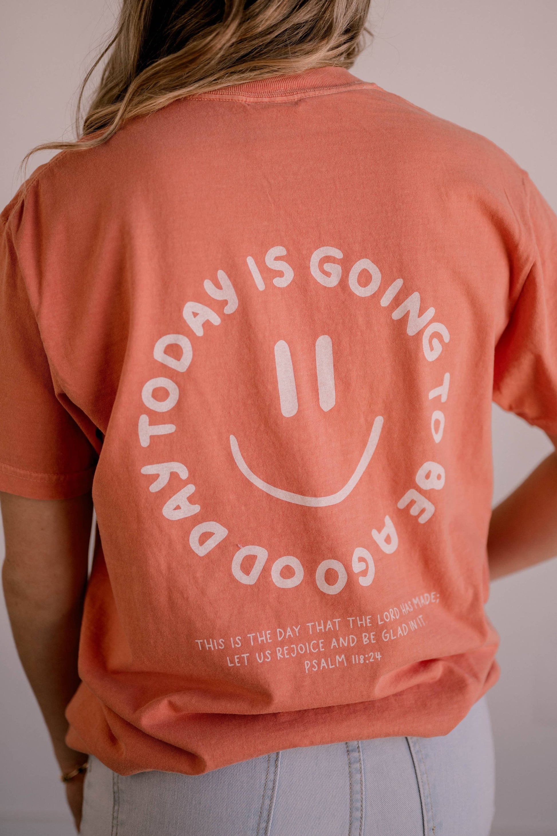 Good Day Tee, Feathered Farmhouse