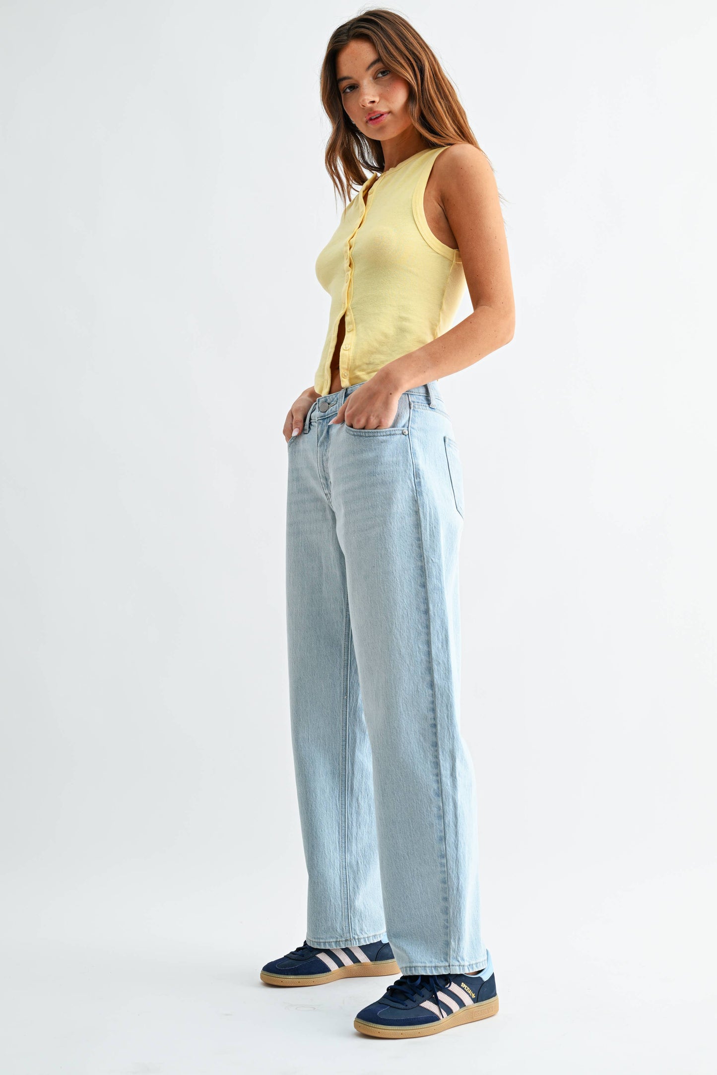 Slight Barrel Straight, Feathered Farmhouse