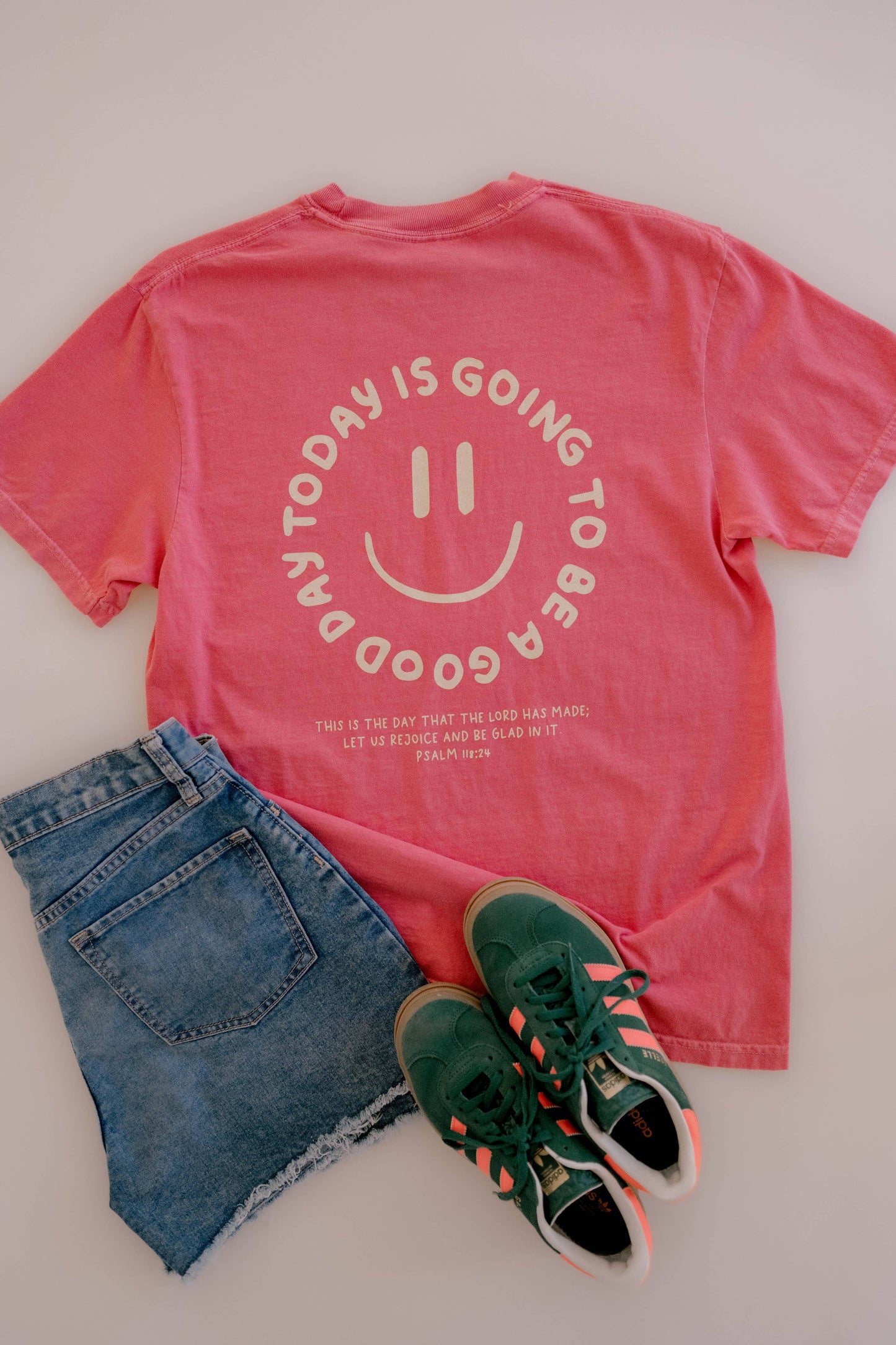 Good Day Tee, Feathered Farmhouse