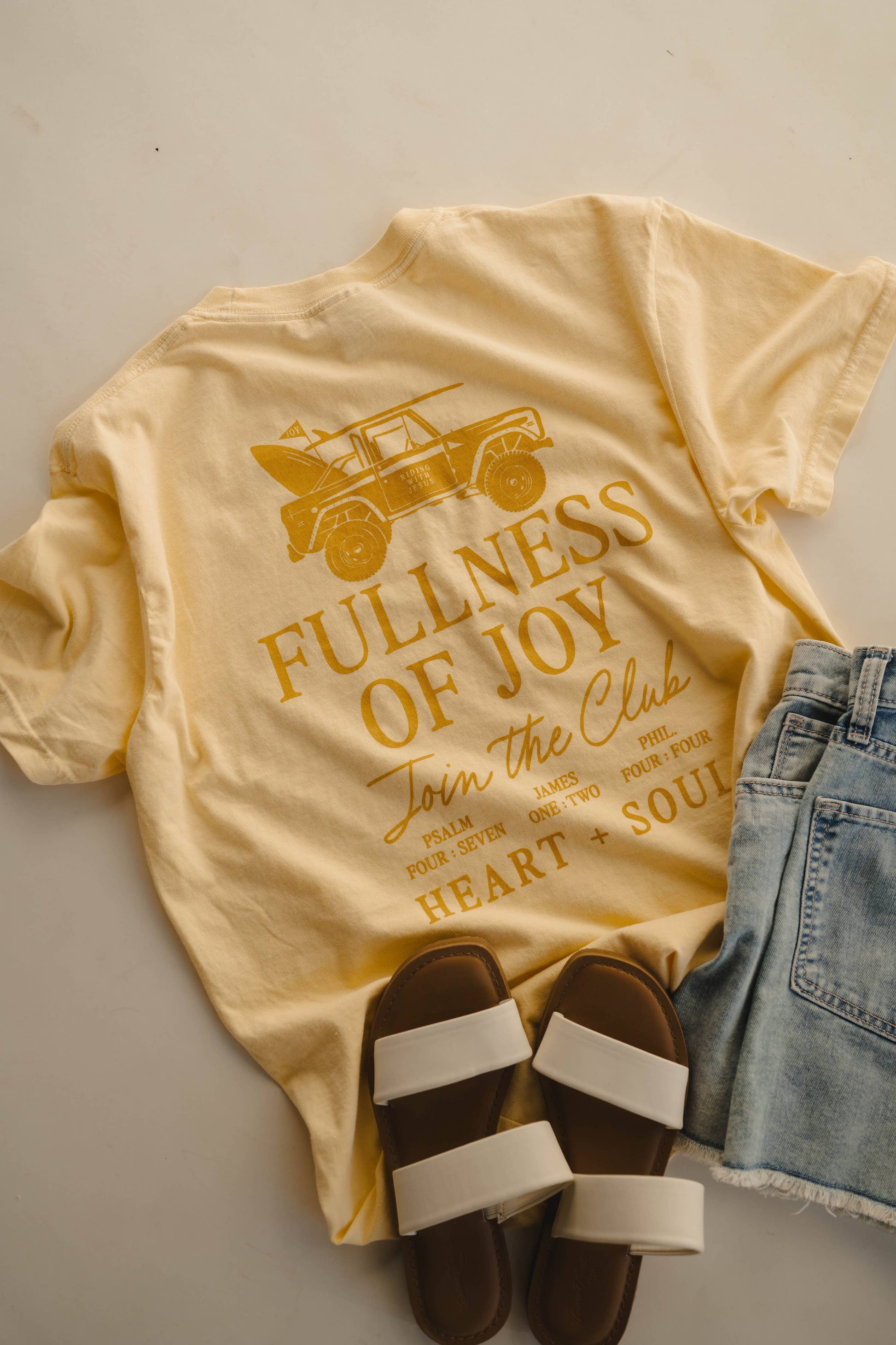 Choose Joy Tee, Feathered Farmhoue