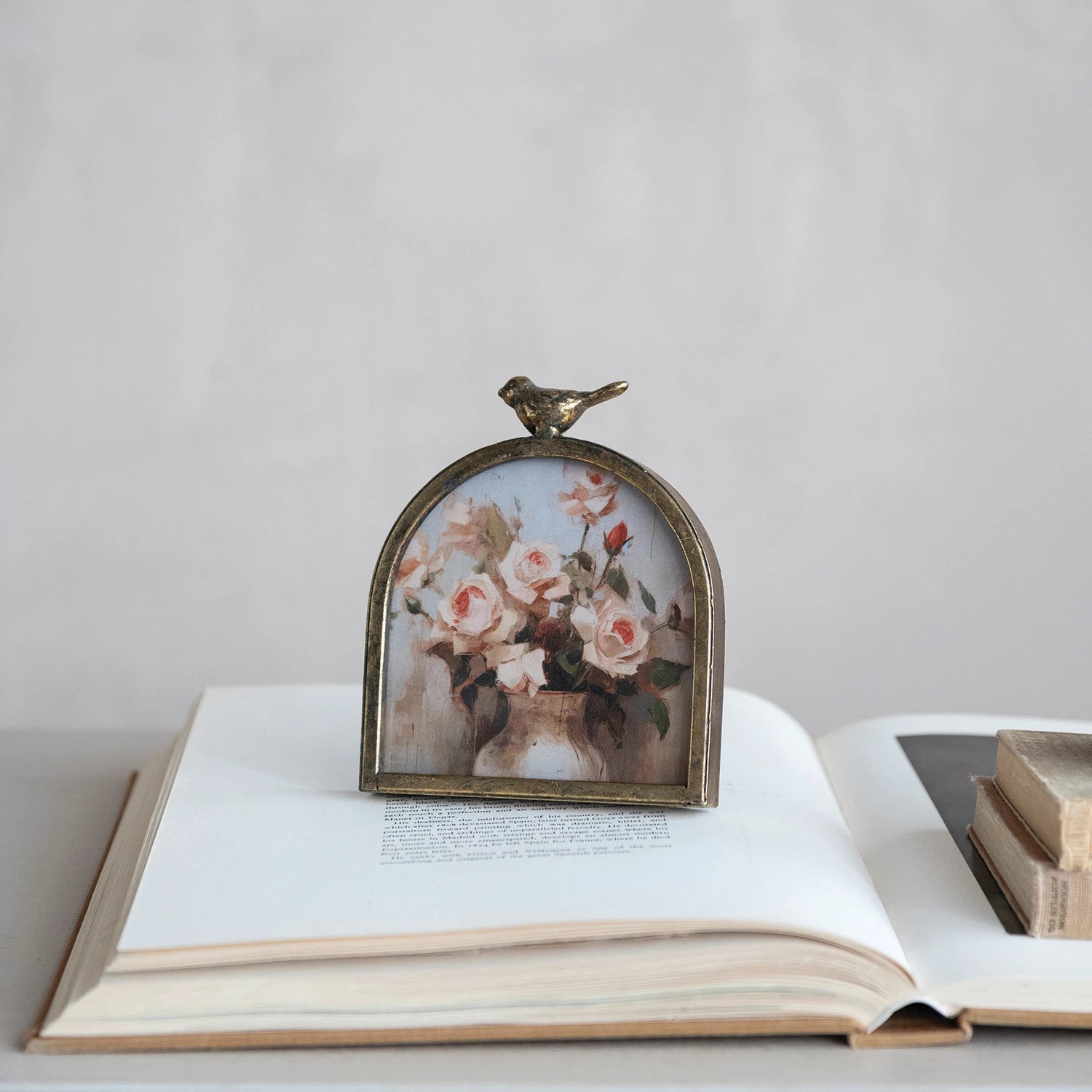 Metal Arched Photo Frame with Bird Finial, Feathered Farmhouse